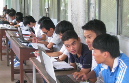 Nhà[-]trường[-]cần[-]định[-]hướng,[-]xây[-]dựng[-]nhóm[-]đề[-]tài[-]thực[-]tập[-]mang[-]tính[-]chuyên[-]môn[-]hơn.
